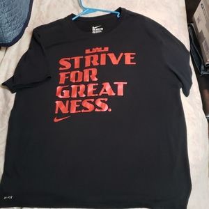 Used mens XXL black- dri-fit LeBron James Nike TEE